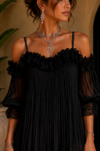 Vittoria | Minivestido Negro con Detalles de Encaje