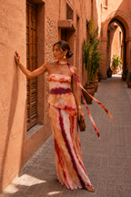 Coral | Vestido largo estampado con escote palabra de honor