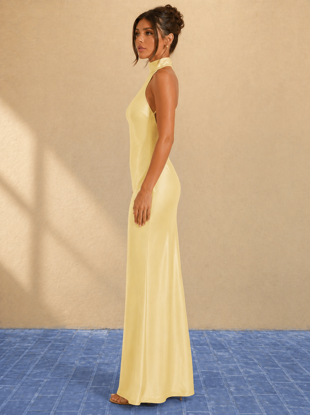 Mariluz | Vestido maxi de satén elegante con escote halter