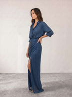 Vestido camisero plisado con abertura