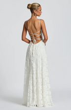 SOFIA | Vestido maxi elegante de encaje