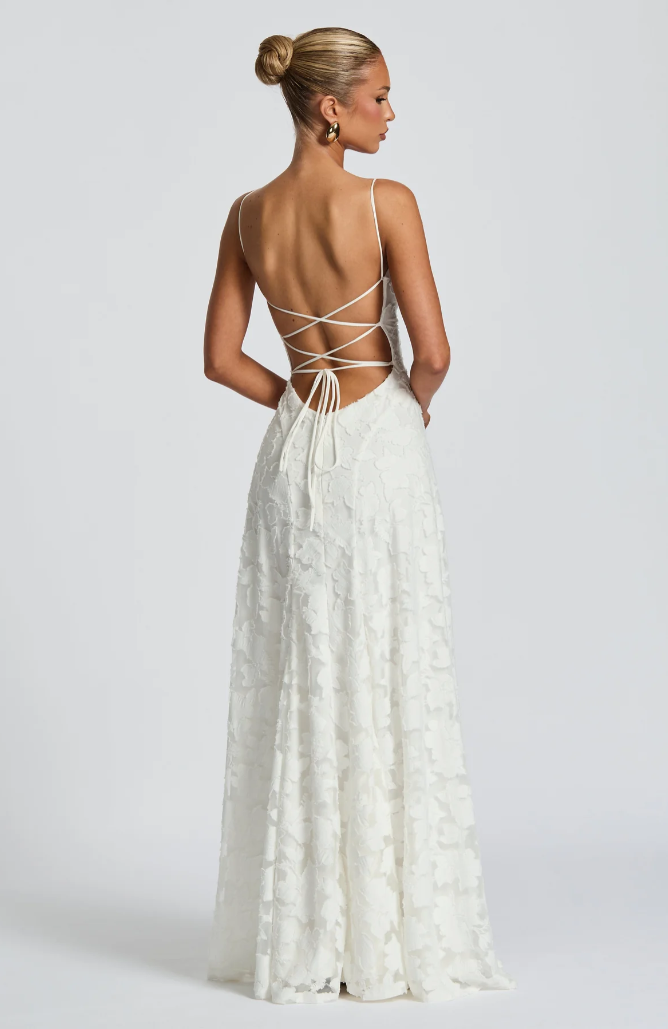 SOFIA | Vestido maxi elegante de encaje