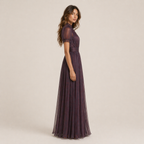 Flavia - Vestido largo violeta con escote en forma de lágrima y borde en encaje de chiffon