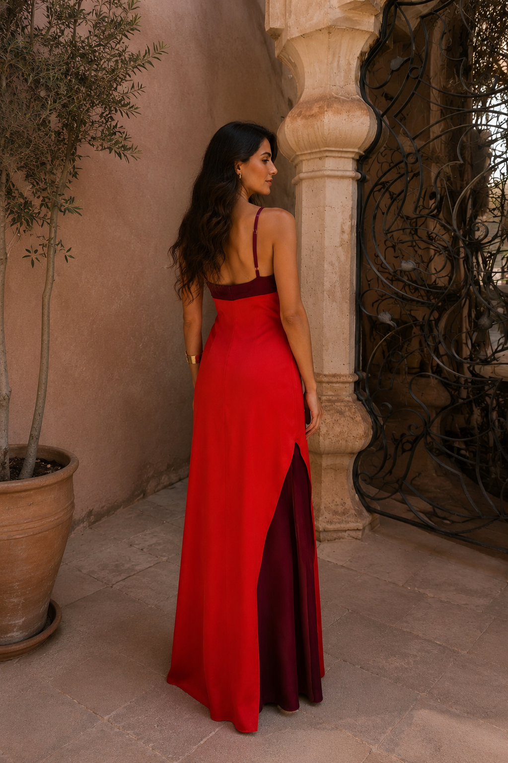 Sirena | Vestido largo halter con abertura