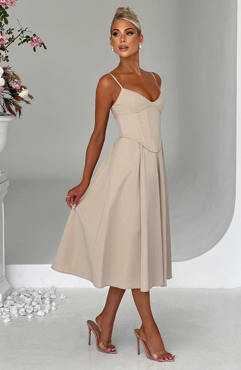 MAILEN | Vestido midi elegante estilo corsé