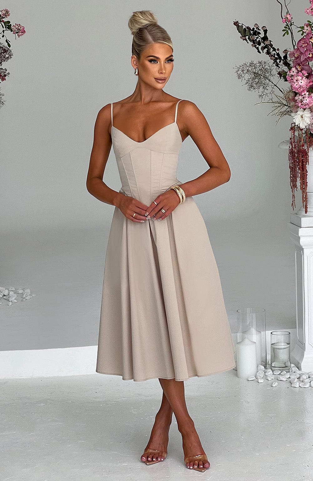 MAILEN | Vestido midi elegante estilo corsé