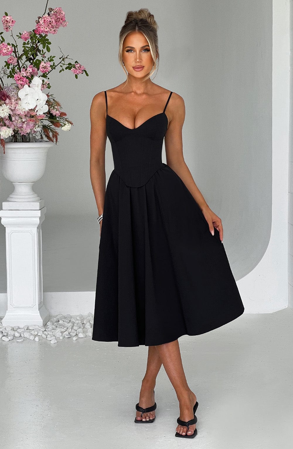 MAILEN | Vestido midi elegante estilo corsé