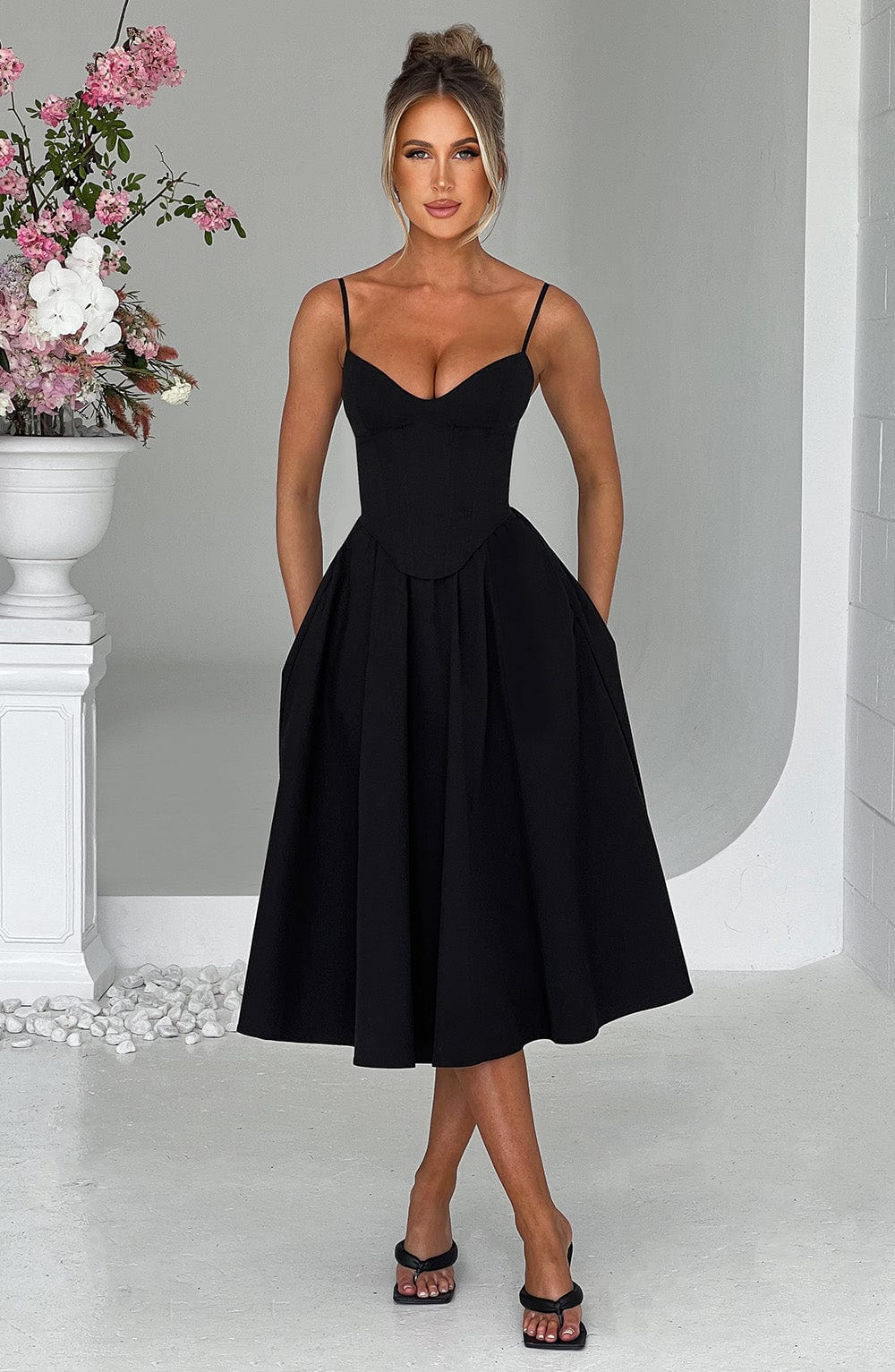 MAILEN | Vestido midi elegante estilo corsé