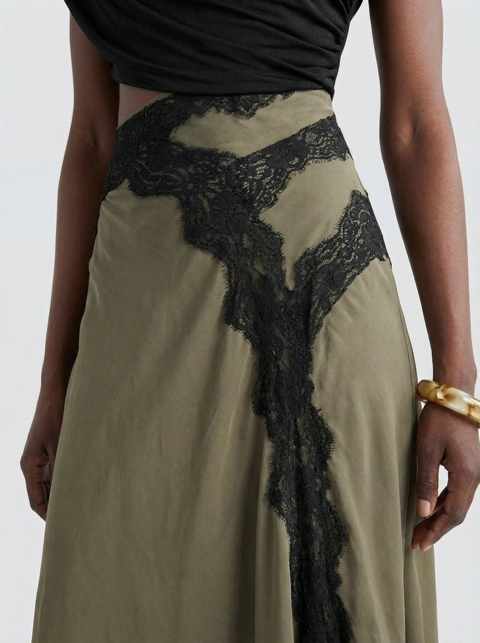 Elara | Vestido Elegante de Encaje Oliva